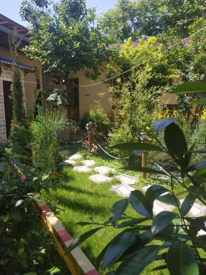 Sim Sim Hostel & Guest House Near The Church ซามาร์คันด์ ภายนอก รูปภาพ