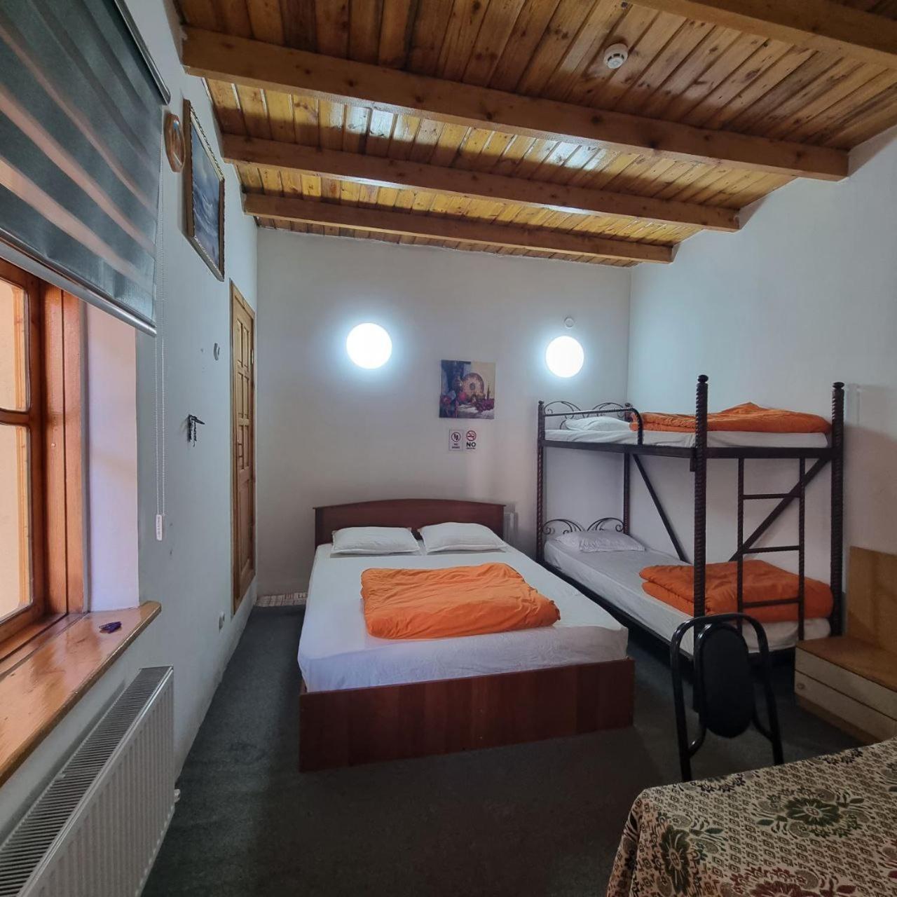 Sim Sim Hostel & Guest House Near The Church ซามาร์คันด์ ภายนอก รูปภาพ